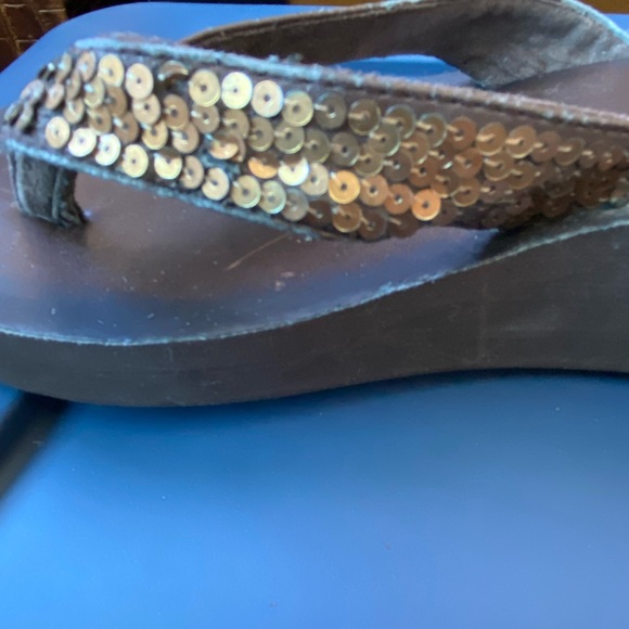 ROXY FLIP FLOPS - Picture 10 of 14